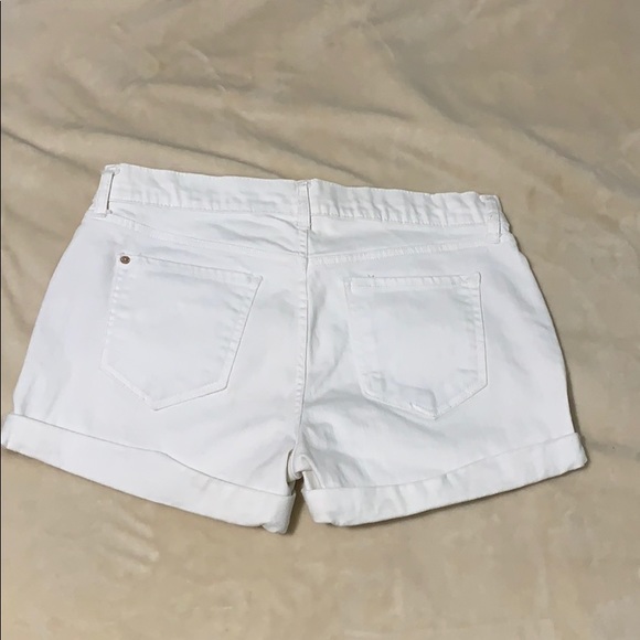 Old Navy White Denim Boyfriend Shorts - Picture 2 of 3